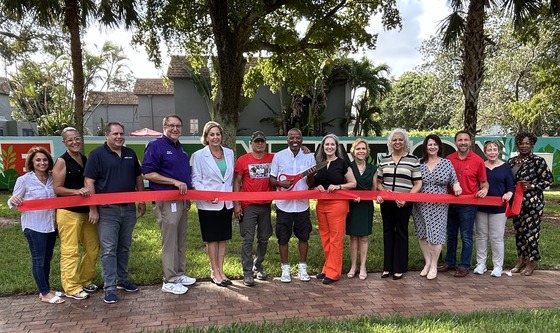 mural ribbon cutting