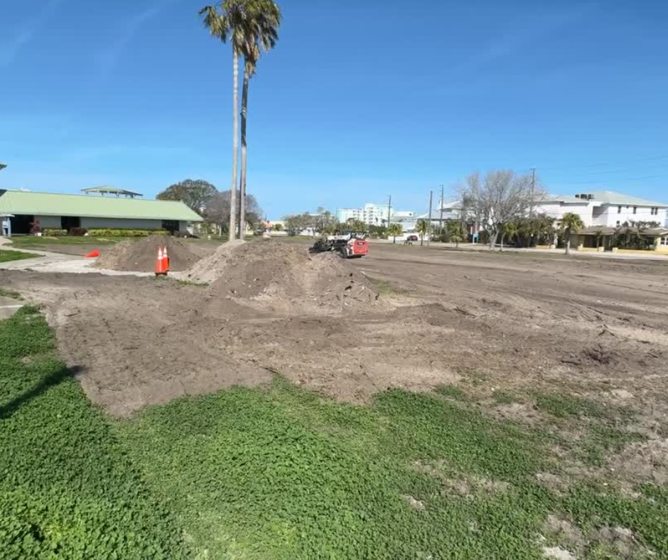 Wide shot of Treasure Island Community Center Park 