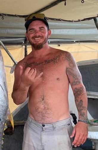 Noa Howatt, 33, is 5 feet 8 inches tall and weighs approximately 165 pounds. 