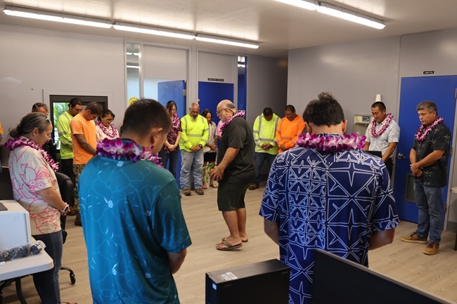 Kahu Sean Chun blesses the new Hanapēpē Baseyard facility.