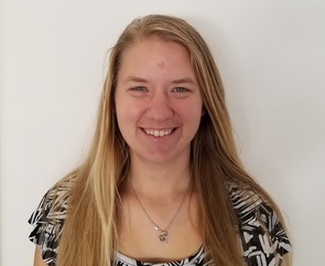 Sarah headshot (crop)