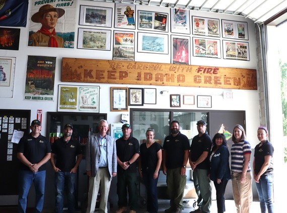 Governor visits the CDA Fire Cache group photo
