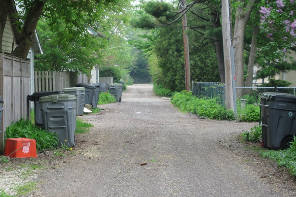 Unpaved alley