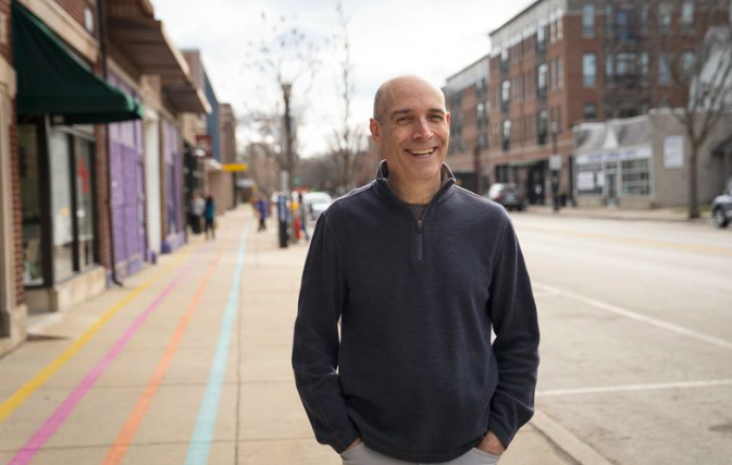 Geoffrey Baer (Photo Credit: E. Jason Wambsgans / Chicago Tribune)