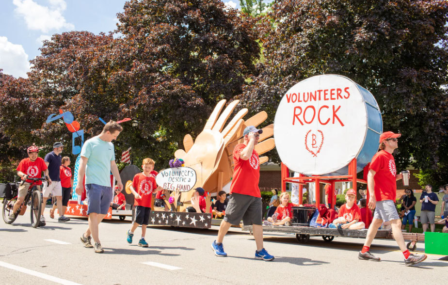 July 4 volunteers