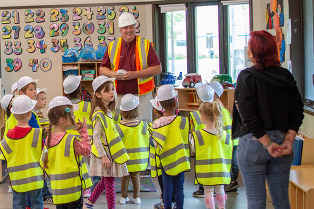 Steve Cutaia visits Pre-K class during Building Safety Month