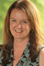 Mary Naughton headshot