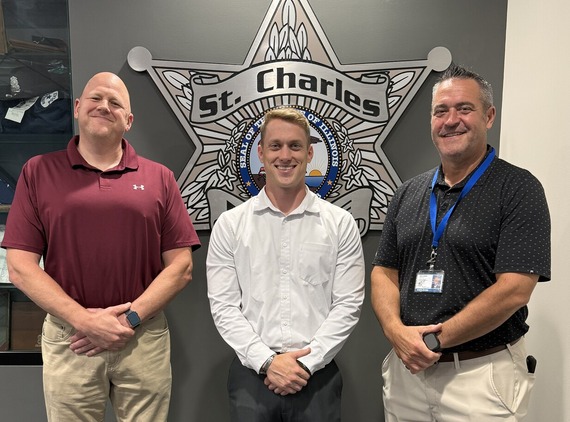 St. Charles Police Department welcomes officer during swearing-in ceremony.