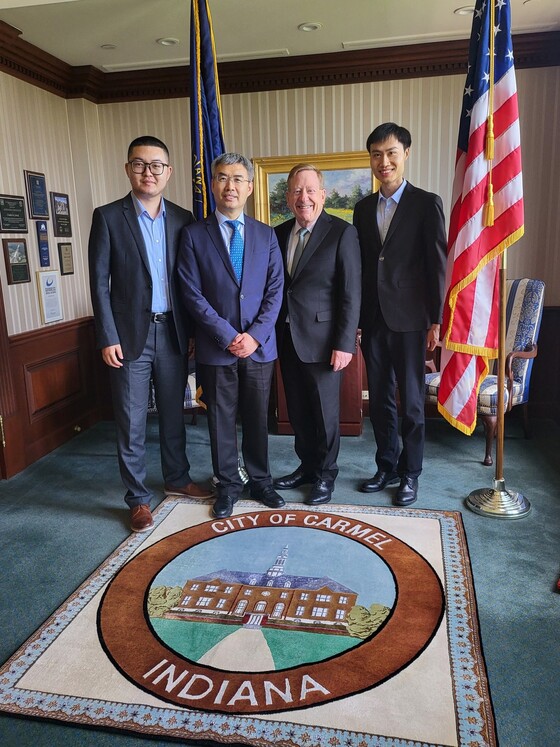 Mayor Brainard with China General Consul