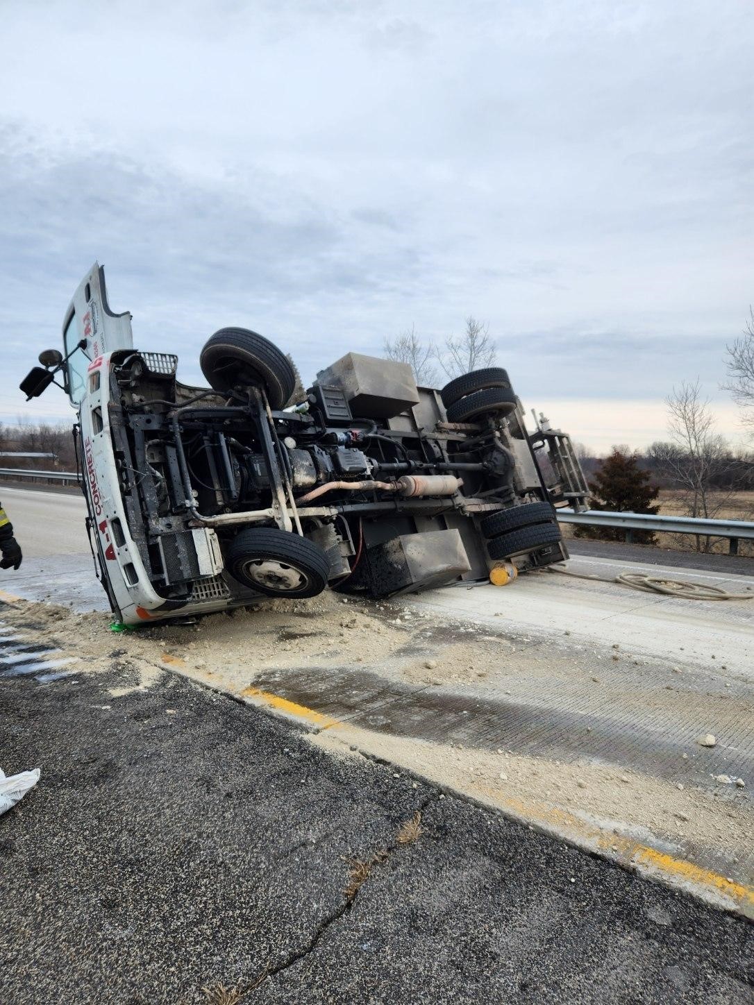 Rollover Truck Crash Shuts Down Stretch Of I 69 Extension Ladder To Blame 1661