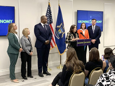 Image of Governor Gretchen Whitmer speaking to a group