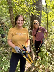 Volunteers Control Invasive Vines at Johnson Park in July of 2026