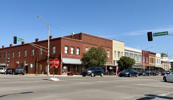 Broadway and Main St 4 way stop