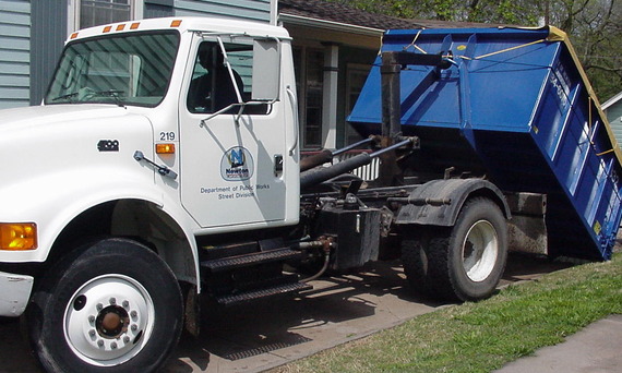 roll-off truck