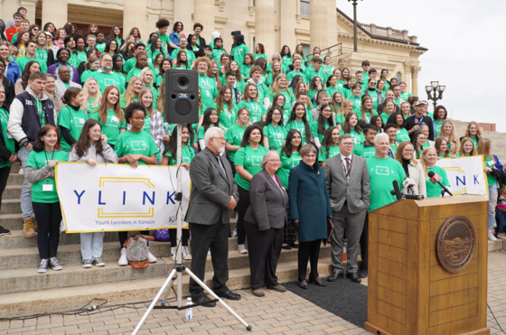 Governor Kelly with Students on Youth Mental Health Advocacy Day