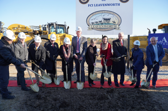 Governor Kelly breaks ground on new Leavenworth FCI