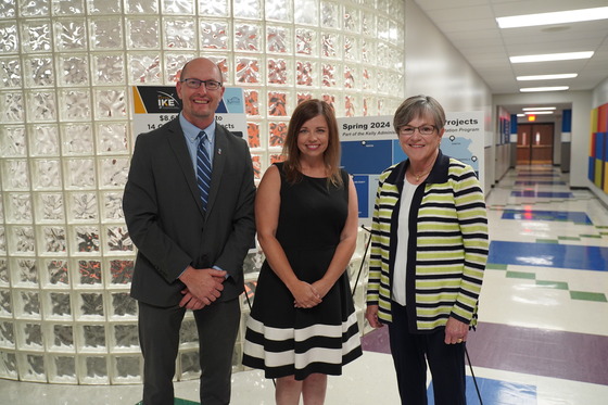 Governor Kelly and Secretary Reed with Edwardsville Mayor at the Cost Share Announcement