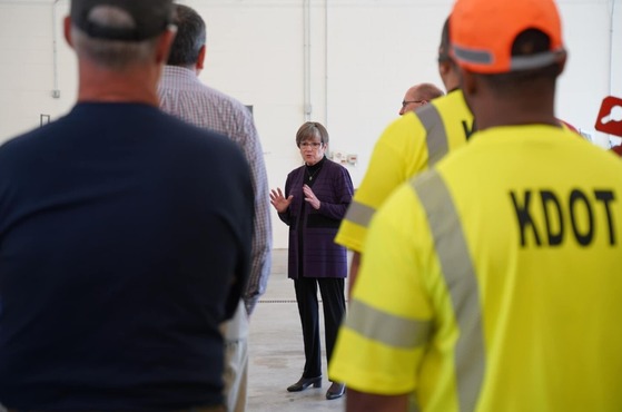 Governor Kelly speaks to KDOT employees