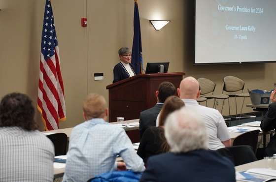 Governor Kelly speaks to a crowd