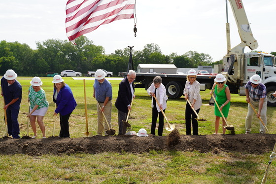 Governor Kelly breaks ground on the Independence Healthcare Center