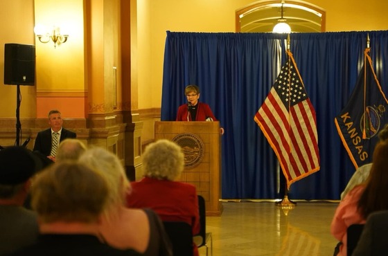 Governor Kelly speaks to a crowd