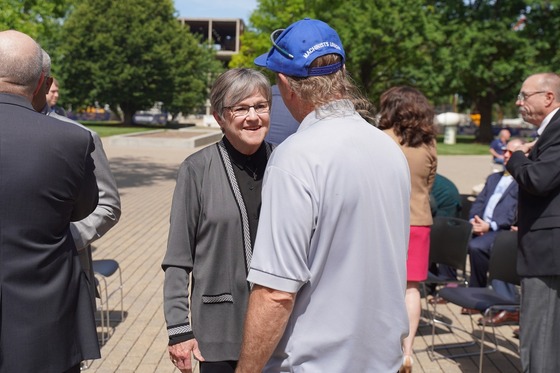 Governor Kelly speaks to a Kansan