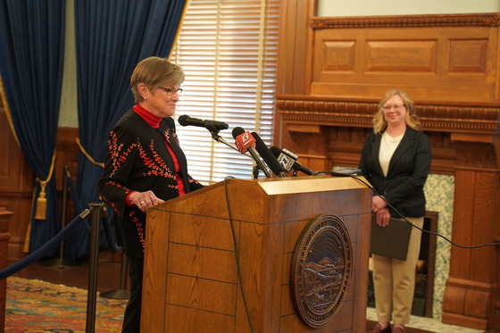 Governor Kelly and Kansas Department of Labor Secretary Amber Schultz at the unemployment insurance system rollout