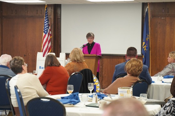 Governor Kelly speaks to a crowd