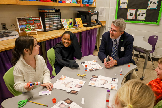 Commissioner meets with students during Ag Ed Week