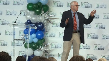 Timothy Shanahan speaking at the Read to Succeed Conference