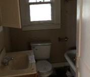 3313 Grand bathroom before