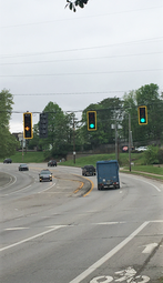 permissive left turn signal at Nightingale and poplar level photo