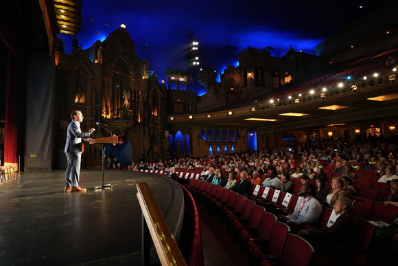 Mayor addresses crowd