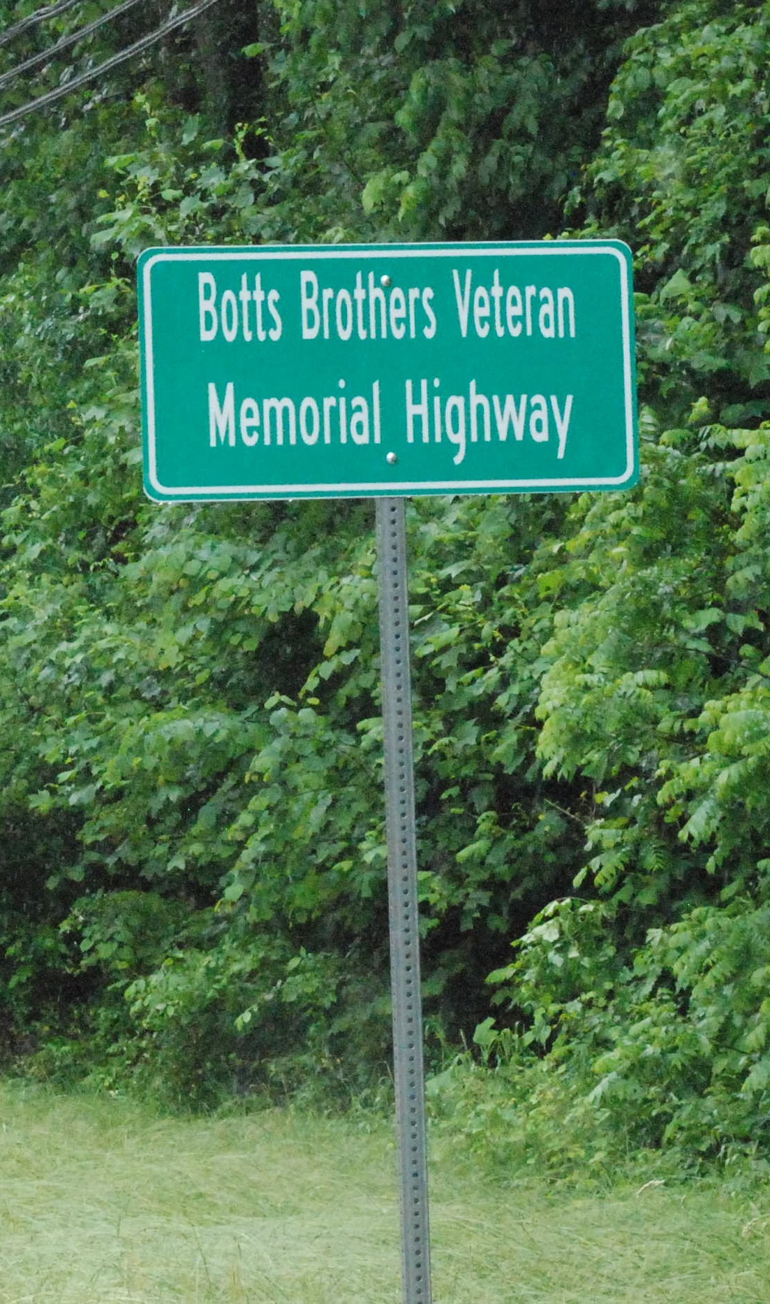 Botts Brothers Veterans Memorial Highway sign