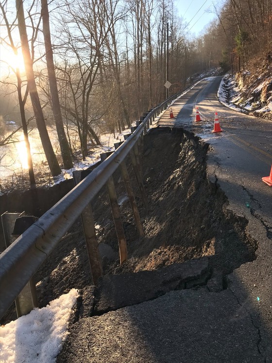 KY 292 in Martin County reduced to one lane due to break in pavement
