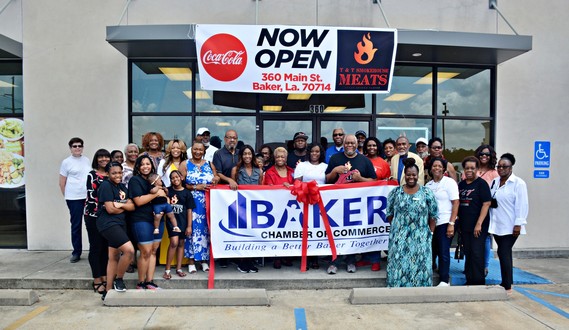 t&t smokehouse ribbon cutting 1