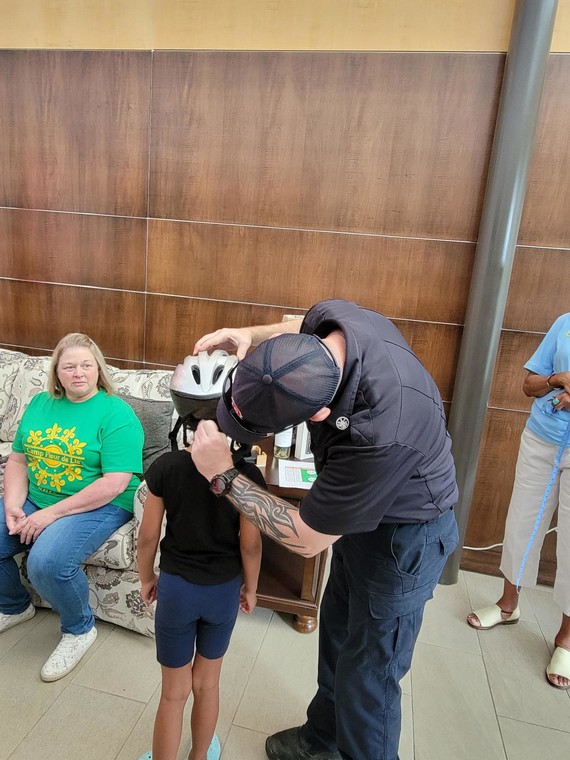 pilot club helmet photo