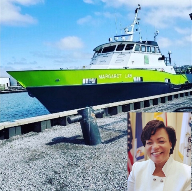 Ferry Boat Mayor Insert