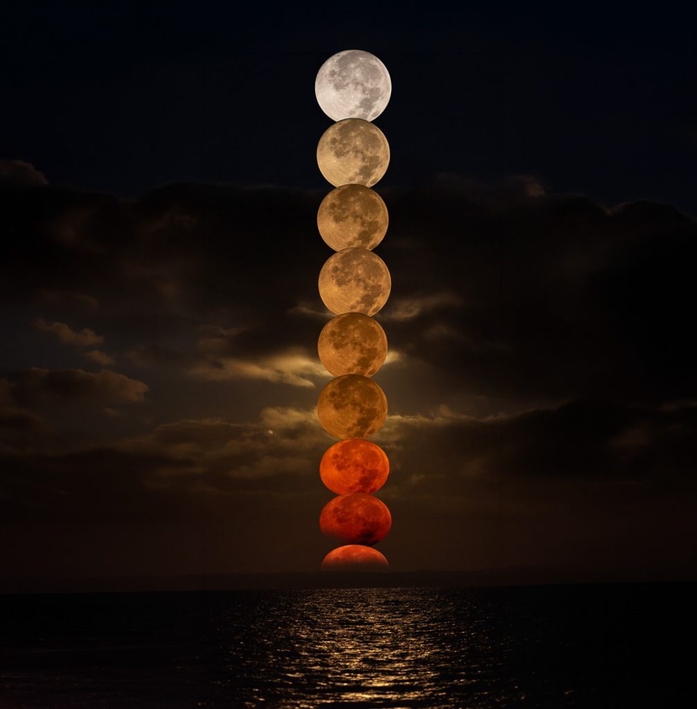 Timelapse image of a moonrise