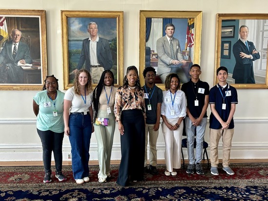 Sec. McIlwain with STEMcx student interns 