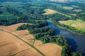Aerial of farmland along the Chester River, copyright Edwin Remsberg Photography