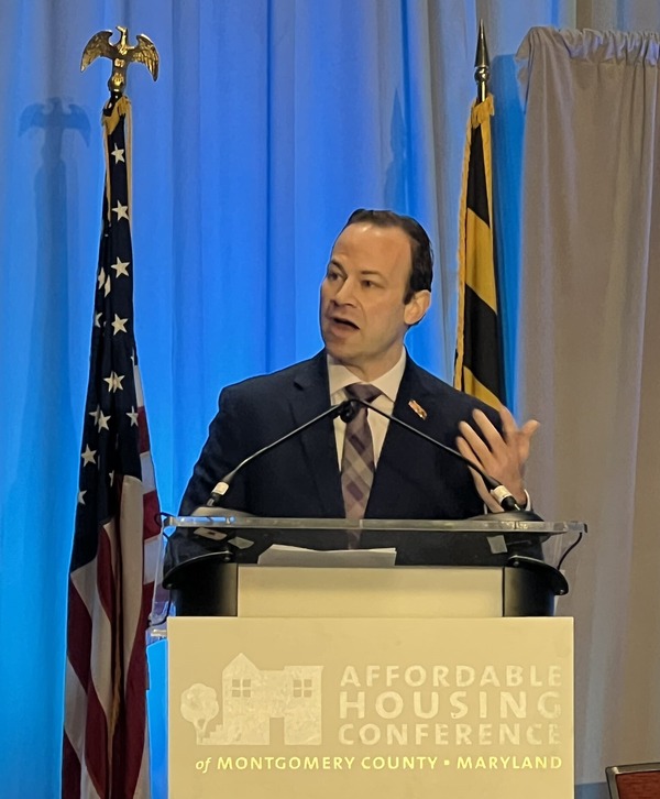 Friedson speaks at AHCMC podium.