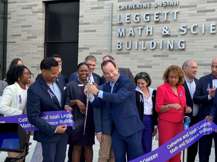 Ribbon cutting at the Catherine & Isiah Leggett Math and Science Building.