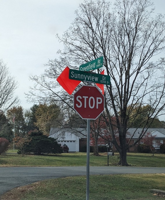 A photo of a new stop sign