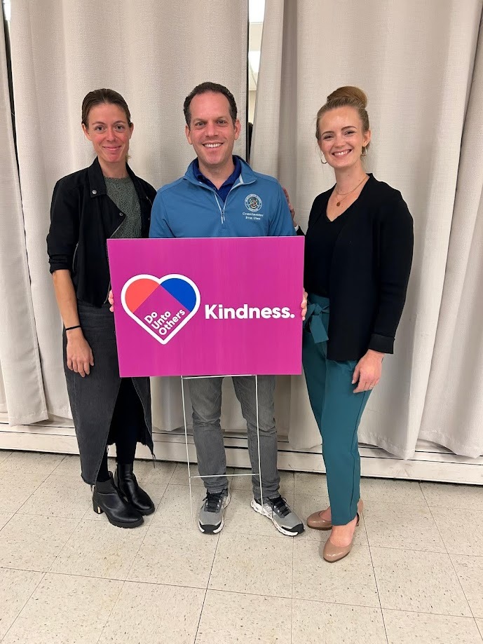 Councilmember Glass stands next to Isabel from Braver Angels and Rev. Emily Hart from Salem United Methodist Church