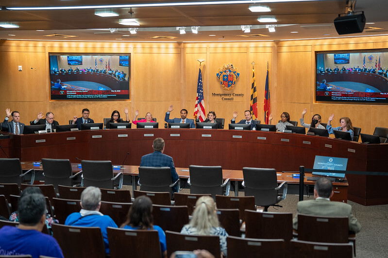 The full Council unanimously votes to approve items in the FY26 budget 
