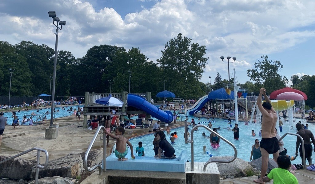 Wheaton Glenmont outdoor pool edited