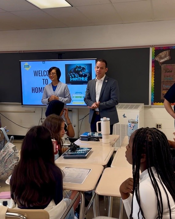 Councilmember Glass and Board of Education President Julie Yang visit a 6th grade class at Kingsview Middle School.