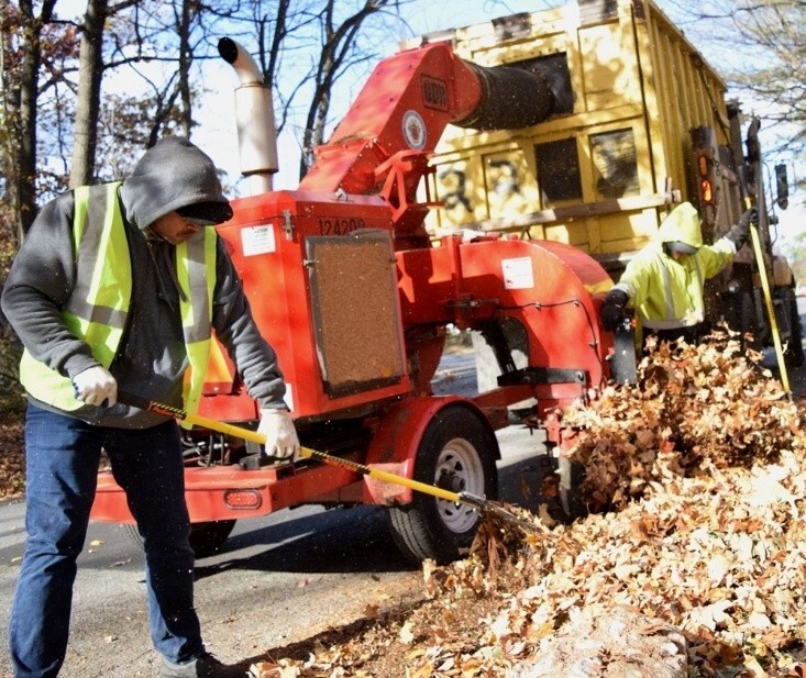 Leaf Vacuum Collection Begins Monday, Nov. 10 in Designated Areas of Montgomery County