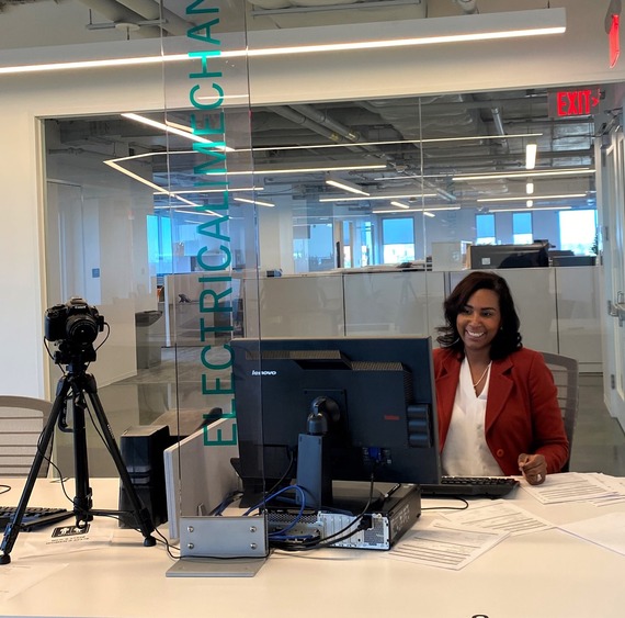 photo of dps staff in customer lobby